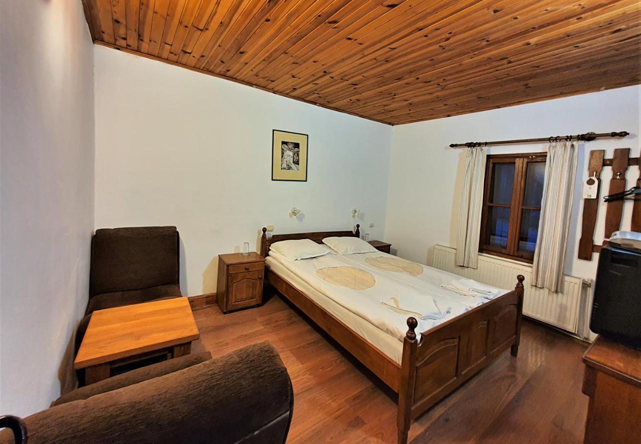Yakovtsi Inn Bagian luar foto