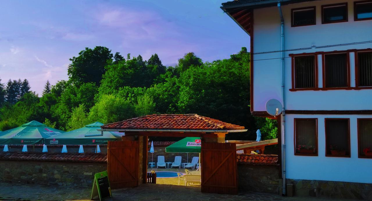 Yakovtsi Inn Bagian luar foto
