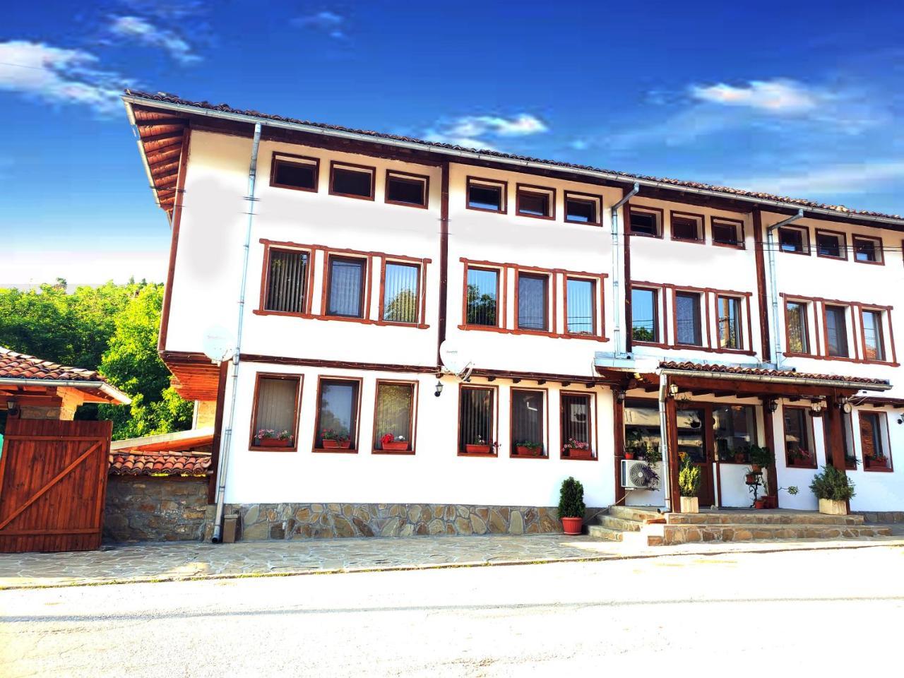 Yakovtsi Inn Bagian luar foto